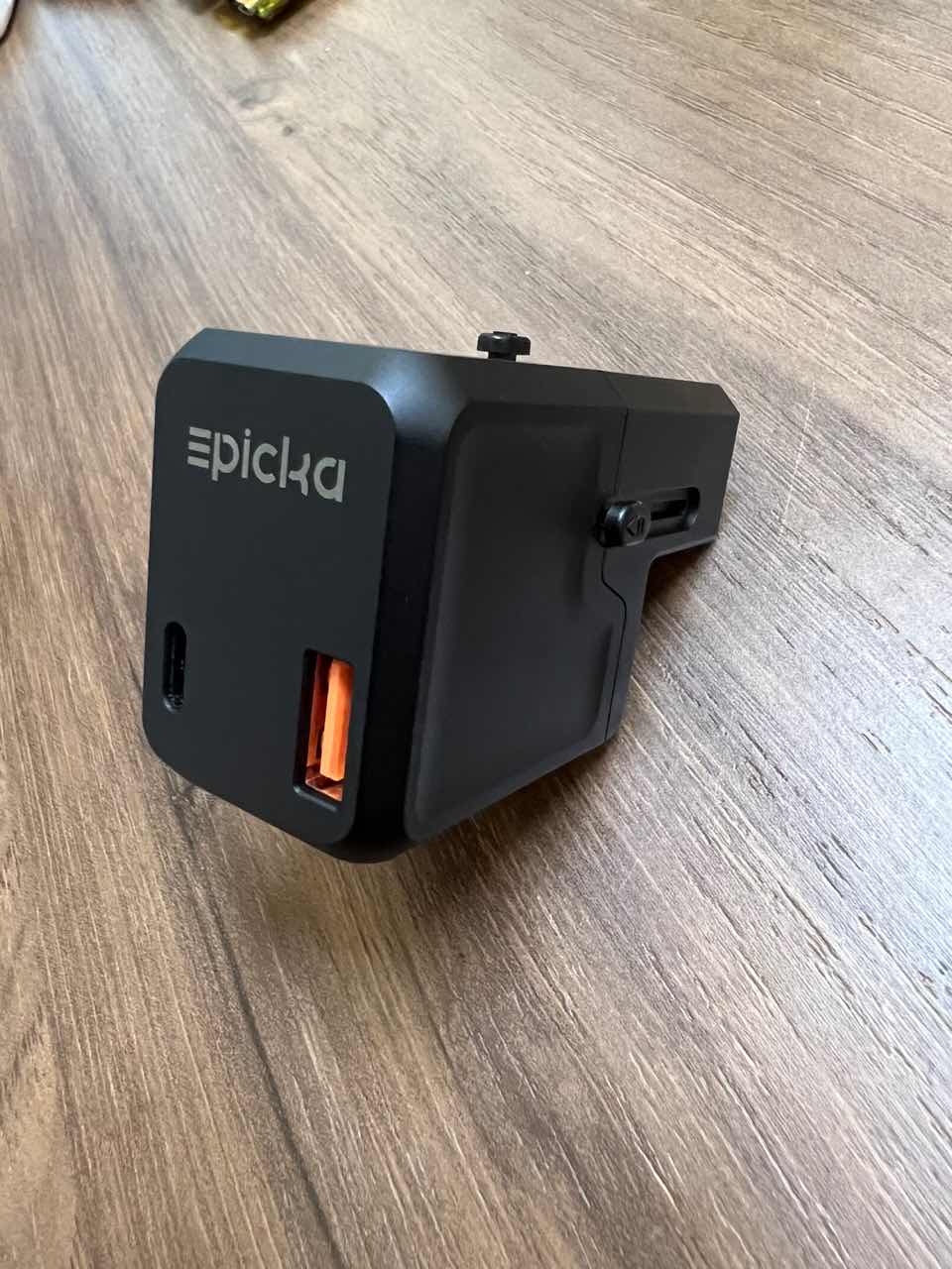Epicka Pocket 111 Travel Adapter