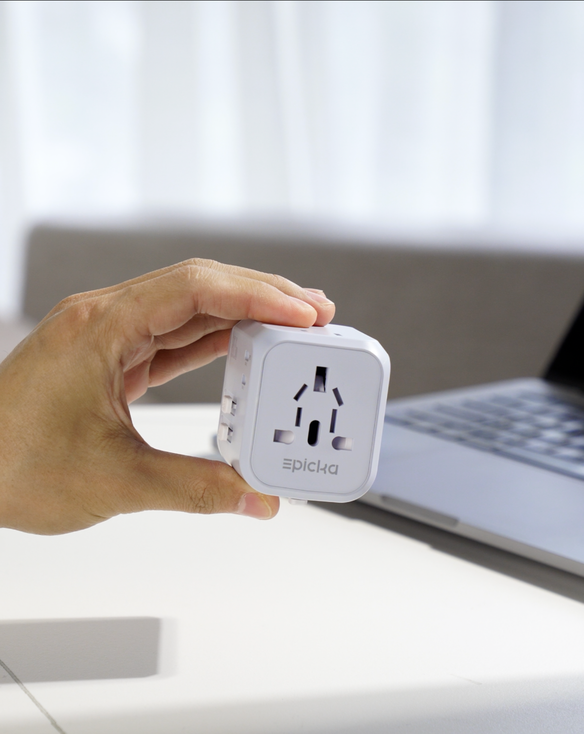 TA-205 Universal Travel Adapter PD 35.5W